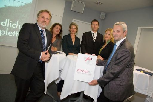 Albatros präsentiert das erste Standardwerk für den österreichischen Corporate Publishing Markt. Im Bild v.l.n.r.: Manfred Hasenbeck (Präsident des deutschen Forum Corporate Publishing), Barbara Rauchwarter (Austria Presse Agentur), Friederike Müller-Wernhart (Mindshare), Johann Peter Jordan (Niederösterreichisches Pressehaus), Heike Stark (Österreichische Post) und Mag. Peter Morawetz (Albatros Verlagsservice)