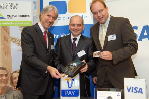 Erste V PAY-Transaktion gemeinsam mit card complete AG und Verkehrsbüro Group - v.l.n.r.: Dr. Heimo Hackel (Vorstandsvorsitzender der card complete Service Bank AG), Mag. Harald Nograsek (Generaldirektor der Verkehrsbüro Group), Jörg Metzelaers (Regional Manager Austria bei Visa Europe).
http://pressefotos.at/album/1/45/200709/20070910_v/