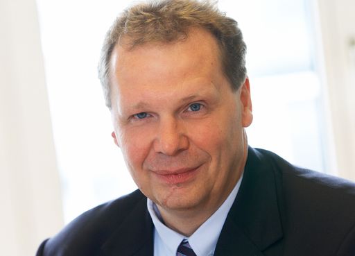 Herr Butz Michael, Geschäftsführer der A-Trust Gesellschaft für Sicherheitssysteme im elektronischen Datenverkehr GmbH.