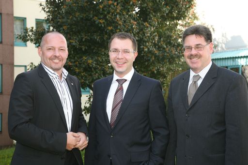 v.l.n.re: Anzeigenleiter Moser Holding, Herr Max Hafele, Geschäftsführer Wolfgang Mayer und "Chancen & Karriere" - Verkaufsleiter Karl Winkler freuen sich auf den Start des neuen Mediums am oberösterreichischen Stellenmarkt