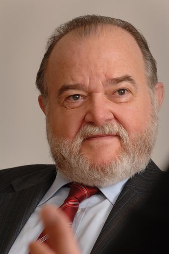 BILD zu OTS - Mag.pharm. Heinrich Burggasser, Präsident der österreichischen Apothekerkammer