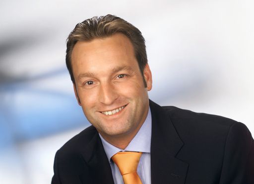 Vorschau Bild von Mag. Karl Büche übernimmt als Head of Key Account Management per 1. Oktober von Mag. Paul Vetter (im Bild) die Vertriebsleitung des Waschmittel- und Reinigungsmittelgeschäfts der Henkel Austria. Mag. Paul Vetter wiederum wechselt nach elf Jahren bei Henkel Austria nach Riga (Lettland), um für die dortige Henkel Baltics (Baltikum) als Business Unit-Leiter für Laundry & Home Care zu fungieren.