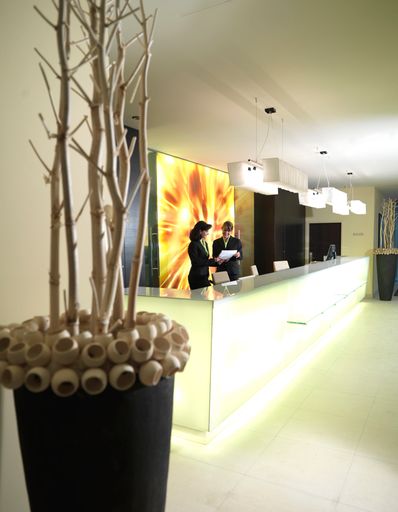 Vorschau Bild von In ausgezeichneter Lage, unmittelbar neben dem Schloss Belvedere und dem Botanischen Garten gelegen, ist das neue Viersterne-Superior Lindner Hotel Am Belvedere, das unter dem Motto "Zeitreise - Modernes Design in Kaiserlicher Lage" steht, der ideale Ausgangspunkt für Geschäftsreisende, Kongress-Teilnehmer und Wien-Urlauber.