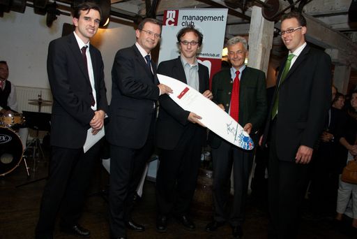  Im Bild v.l.n.r. Mag. Klaus Küng (Buchautor), Abg. z. NR Karlheinz Kopf,  Prof. Dr. Josef Penninger (IMBA), Michael Ikrath (Präsident des Managementclubs) und Mag. Johannes Ott (Buchautor)
http://pressefotos.at/m.php?g=1&u=43&dir=200709&e=20070926_m&a=event