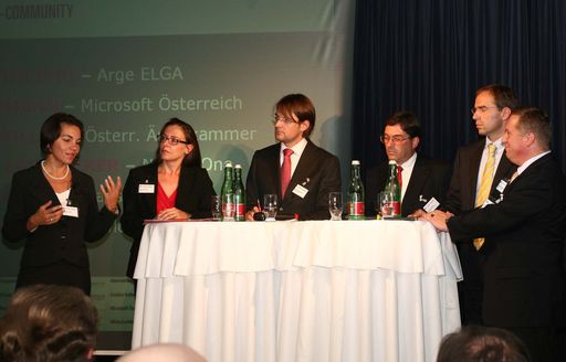  Bei der APA-E-Business-Community am Donnerstag diskutierten Experten über Chancen und Zukuft von IT im Gesundheitswesen (v.l.n.r.): Theresa Philippi (ARGE ELGA), Claudia Maurer (Kapsch), Wolfgang Leindecker (NextiraOne Austria), Gerhard Holler (Österreichische Ärztekammer), Peter Hermann (Microsoft Österreich) und Manfred Moser (Hewlett-Packard).