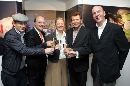 Vorschau Bild von Obfrau Anja Hasenlechner in der Unternehmerrunde (v.l.n.r.) Klaus Mühlbauer und Leonid Rath sowie Wolfgang Waldner und Thomas Bene