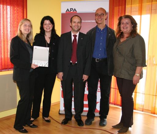 (v.l.:) BurgenlandTourismusAkademie-Verantwortliche Marion Hutter mit dem APA-Team Alexandra Aigmüller, Mag. Paul Schneidhofer, Mag. Helmut Kretzl und Barbara Rauchwarter