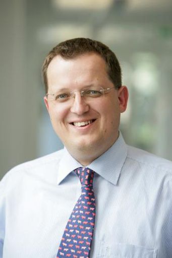Dipl. Ing. Wolfgang Kniese wird per 15. Oktober 2007 die Position von Lars Nordmark, der ab 1. Oktober die Finanz-Geschäftsführung bei T-Mobile UK leiten wird, übernehmen. Gemeinsam mit dem Vorsitzenden der Geschäftsführung Ing. Robert Chvátal zeichnet Kniese als Financial Director für die Geschäftsführung von T-Mobile Austria verantwortlich.