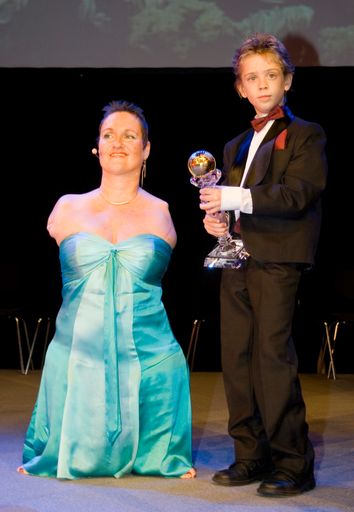 Vorschau Bild von Special Award Preisträgerin Alison Lapper mit Sohn Parys.