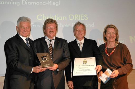 Die Firma Riegl aus Horn ist der Preisträger des NÖ Innovationspreises (Karl Ritter von Ghega-Preis) 2007: Wirtschaftslandesrat LH-Stv. Ernest Gabmann, Christian Dries, Diamond Aircraft, Dr. Johannes Riegl, Riegl Laser Measurement GmbH, WKNÖ-Präsidentin Sonja Zwazl.