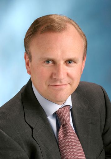 Vorschau Bild von Dkfm. Wolfgang Messerschmidt, seit 1987 in verschiedenen leitenden Positionen bei Essilor International beschäftigt, wurde nunmehr zum Vice-President Central Eastern Europe bestellt.