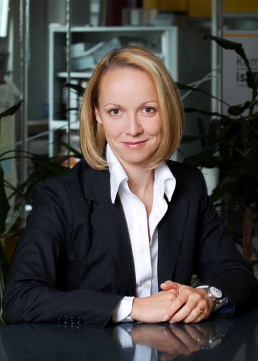  Rechtsexpertin Christiane Schweighofer übernimmt die Leitung der Abteilung m-Commerce bei mobilkom austria