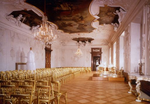 Vorschau Bild von Residenz Salzburg, im Zentrum der Festspielstadt: Wenn es um die Präsentation innovativer Ideen geht, setzt der historische Rahmen reizvolle Kontraste. Exklusive Sonderführungen durch Geheimgänge und Orgelkonzerte hinterlassen einen bleibenden Eindruck bei Tagungsgästen und Seminarteilnehmern. Copyright: Salzburger Burgen & Schlösser, Abdruck bei redaktioneller Verwendung honorarfrei.