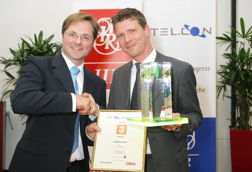 Siegerfoto: (v. links) Mag. Manfred Hämmerle, Geschäftsführer IIR, Christian Ludwig, Projektleiter, Hutchison 3G