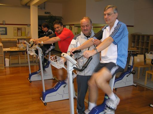  Ergometerbelastung ist ein Aspekt in der ambulanten kardiologischen Rehabilitation