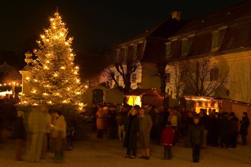 Pannonische Weihnachtsmarkt im Schloss Halbturn: Auch heuer wieder einer der Höhepunkte des Pannonischen Adventzaubers in der Region Neusiedler See