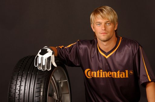  Nationaltorwart Timo Hildebrand vom FC Valencia ist seit 2004 Werbepartner der Continental AG und Hauptakteur im international eingesetzten TV-Spot "Goalkeeper".