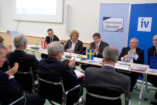  IKEA Country Managerin Helen Duphorn sprach heute, Mittwoch, bei einem Workshop zum Thema Erneuerbare Energien in der Industriellenvereinigung in Wien. Als interessierter Gast im Publikum: der schwedische König Carl Gustav.