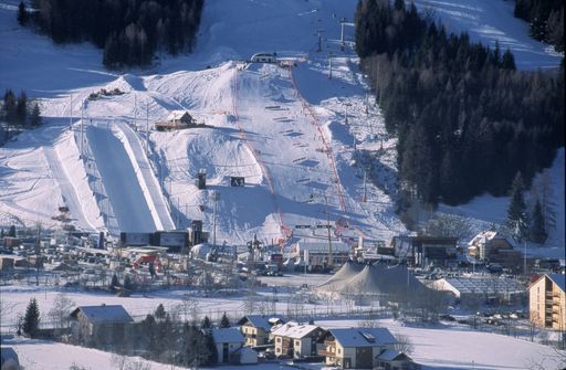 Vorschau Bild von Über die Grenzen der Steiermark hinaus sind die Region Murau und der Kreischberg für sein umfangreiches Ski- und Snowboard und Langlaufangebot sowie die Schneesicherheit sehr bekannt.