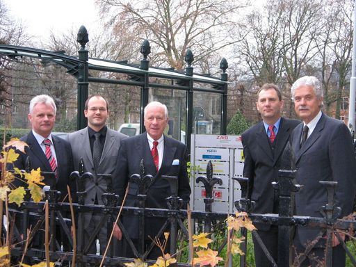 Im Bild v.l.n.r.: Peter Stuppacher (ARBÖ-Generalsekretär), Matthias Knobloch (ACE Autoclub Europa e.V.), Peter Dietrich Rath (Präsident KS Kraftfahrer-Schutz e.V. KS), Ralf Sanner (ACV), Bernd Opolka (Generalsekretär ARCD Auto- und Reiseclub Deutschland)