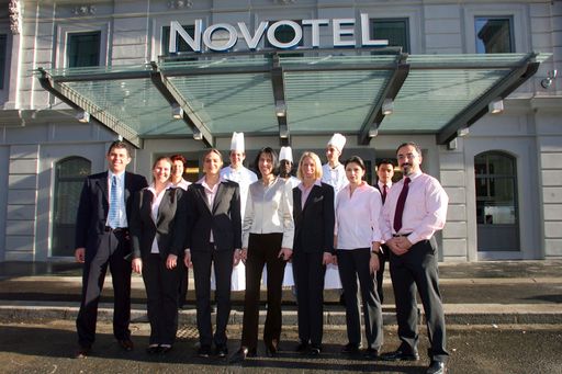  Direktorin Monika Stadler und ihr Team freuen sich auf die Gäste des neuen Novotel Wien City.