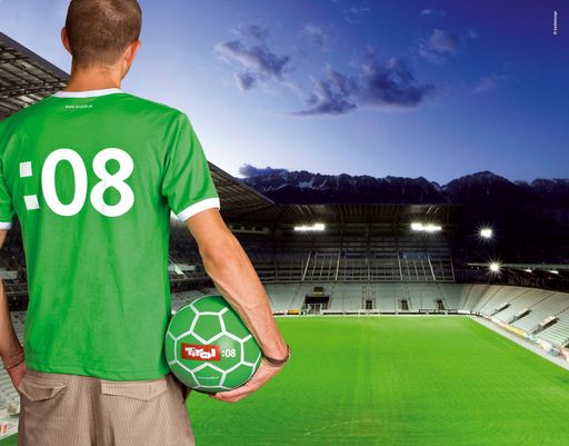 Tirol freut sich auf die Fußball Europameisterschaft 2008. 3 Spiele der Gruppe D finden in Innsbruck statt und die Medienvertreter können sich bereits jetzt unter www.presse.tirol08.at informieren und registrieren.