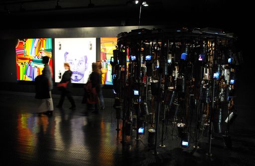  Am 7. Dezember 2007 lädt der Riese ab 19:30 Uhr zur öffentlichen Vernissage der Kult-Ausstellung "Kunst.Mumbai" ein.