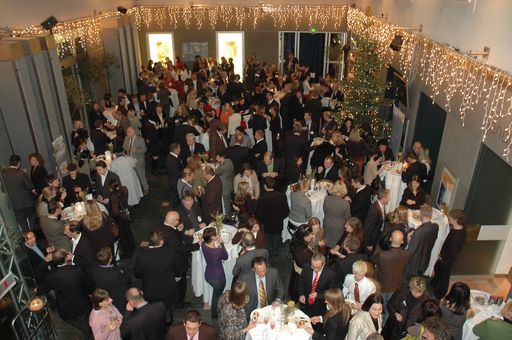 Vorschau Bild von Im stimmungsvollen Innenhof des Hauses der Musik in Wien feierte die Branche den traditionellen Jahresausklang der APA-E-Business-Community.