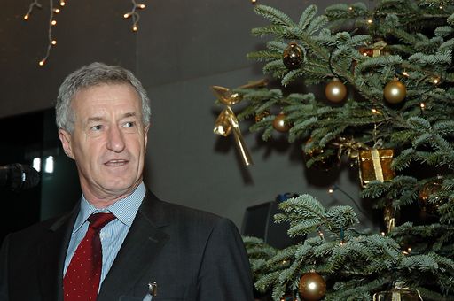 Wolfgang Vyslozil, Vorsitzender der APA-Geschäftsführung, bei der Begrüßung zur Weihnachtsfeier der APA-E-Business-Community im Wiener Haus der Musik.