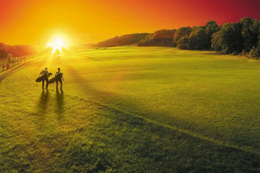 Vorschau Bild von Österreichs größte Golfanlage im Südburgenland punktet mit 45 Loch, 190 Hektar, 13,7 Golf Kilometer, Simon Tarr Golfacademy und 300 Sonnentage rund um die bekannte Therme Stegersbach.