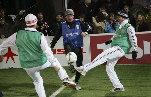  Mark Kühler (Handwerker König auf VOX), Fred Lentsch (ORF) und Josef Margreiter lieferten sich in Hochfilzen ein hartes Spiel. In St. Anton verspricht das Promimatch wieder viel Action und Spannung.