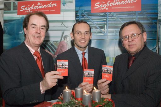 Präsentation des Saubermacher Ethik Kodex
im Bild v.l.n.r.: Hans Roth, Markus Petz, Univ. Prof. Mag. Dr. Leopold Neuhold 
http://pressefotos.at/m.php?g=1&u=55&dir=200712&e=20071220_s&a=event