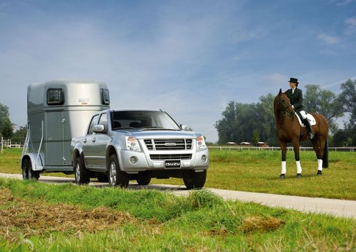 Vorschau Bild von ISUZU D-Max Double Cab: Mit dem ISUZU D-MAX bietet ISUZU ein Fahrzeug, das Gewerbetreibenden praktische Vorteile bietet - gleichzeitig aber auch in Sachen Lifestyle und Komfort zu überzeugen weiß.