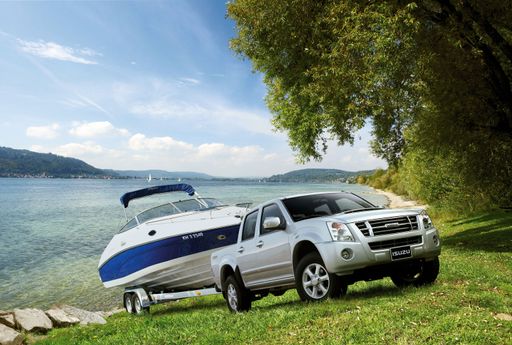 Vorschau Bild von ISUZU D-Max Double Cab: Mit dem ISUZU D-MAX bietet ISUZU ein Fahrzeug, das Gewerbetreibenden praktische Vorteile bietet - gleichzeitig aber auch in Sachen Lifestyle und Komfort zu überzeugen weiß.