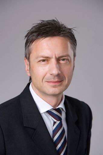  Portrait von Jann Jenatsch, COO und Chefredaktor der Bildagentur Keystone