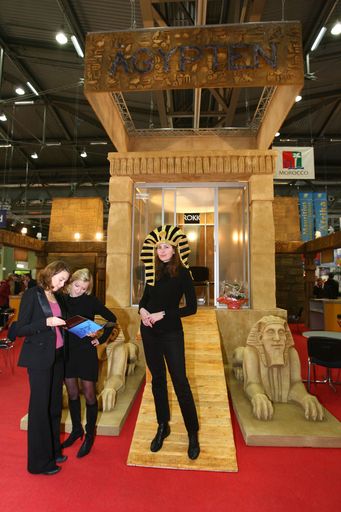 Das bei Österreichern beliebte Reiseziel Ägypten ist
heuer Partnerland der >Ferien-Messe< und präsentiert sein
reichhaltiges Urlaubsangebot in einer eindrucksvollen Tempelanlage.