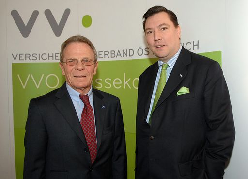 v.l.n.r.: GD Stv. Johannes Coreth (Vors. Komittee Markting und Vertrieb VVO & Vorstand Niederösterreichische Versciherung AG), Dir. Dr. Louis Norman-Audenhove (VVO-Generalsekretär & Vorstand Bildungsakademie Österreichische Versicherungswirtschaft BÖV)
http://pressefotos.at/m.php?g=1&u=1&dir=200801&e=20080130_v&a=event