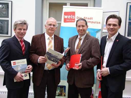 Vizebürgermeister Dr. Bernhard Ploier, Bürgermeister Dr. Peter Koits, Tourismusobmann Helmut Platzer und Stadtmarketingdirektor Peter Jungreithmair verkündeten die erfreulichen Nachrichten aus der Tourismusbranche bei der Pressekonferenz am 30.1.