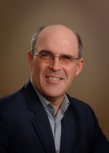  Michael Capellas steht seit Herbst 2007 an der Spitze des 29.000 Mitarbeiter zählenden IT-Konzerns First Data, der auf der ganzen Welt das reibungslose Funktionieren von Kartenzahlungen sicherstellt.