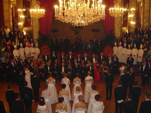Vorschau Bild von Am 22. Februar 2008 findet im Wiener Parkhotel Schönbrunn die alljährliche Galanacht der Gastronomie statt. Veranstalter ist der Gastronomie Club Wien, erstmals in Kooperation mit der Sektion Wien des Verbandes der Köche Österreichs.