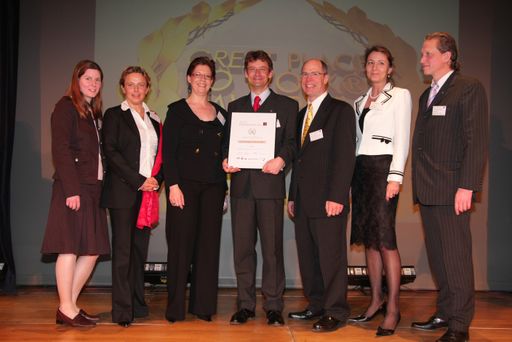  Im Bild (v.l.n.r.): Mag. (FH) Christine Hanschke (USG People Austria), DI Anna Relle-Stieger (Secretray Plus - Ein Geschäftsbereich der USG People Austria), Staatssekretärin Christine Marek, Mag. Michael Wottawa (GF USG People Austria), Robert Levering (Mitbegründer und Vorstandsmitglied Great Place to Work), Iris Peter (USG People Austria), Mag. Michael Schneider (USG People Austria).