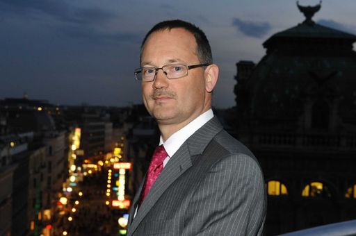  SAS Austria mit Umsatzplus - SAS Austria Country Manager Wilhelm Petersmann präsentiert die Ergebnis des Business Iintelligence Weltmarktführers SAS im Haas Haus
http://pressefotos.at/m.php?g=1&u=38&dir=200802&e=20080228_s&a=event