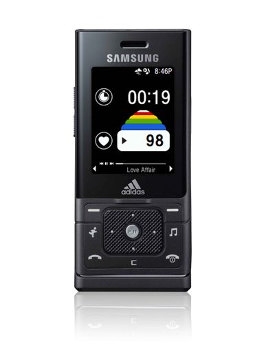 miCoach: Sportlicher Slider mit Schrittzähler und Herzfrequenzmesser