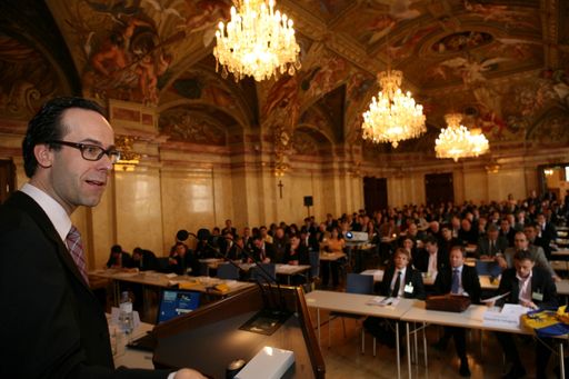 Vorschau Bild von Rückblick zum 4. Forum der Plattform für Innovationsmanagement am 22. März 2007 im Palais Niederösterreich in Wien. Im Bild: Prof. Frank T. Piller vom RWTH Aachen und MIT, welcher auch in diesem Jahr Key-Note Speeker ist.