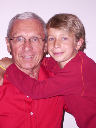 Vorschau Bild von Helmut Brauner mit seinem Fußball begeisterten Sohn Alexander Brauner