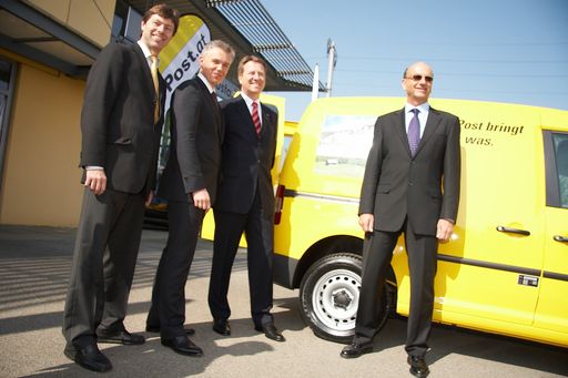 Im Bild v.l.n.r. Sektionschef DI Günter Liebel (Lebensministerium), Mag. Robert Grüneis (Geschäftsführer Wien Energie GmbH), DI Walter Hitziger (Vorstandsdirektor Post) und Heinz Slesak (Geschäftsführer Porsche Austria GmbH)
http://pressefotos.at/m.php?g=1&dir=200804&u=43&e=20080414_w&a=event