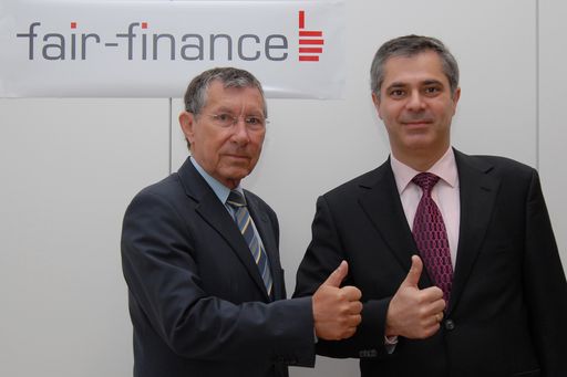 im Bild v.l.n.r.: Günter Hörweg  (Mitglied des Vorstandes), Mag. Markus Zeilinger (Gründer und Vorstandsvorsitzender der fair-finance Vorsorgekasse AG)
http://pressefotos.at/m.php?g=1&u=43&dir=200804&e=20080415_e&a=event