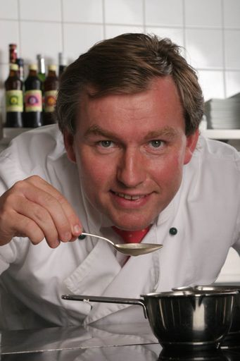 Vorschau Bild von Feuersbrunner Sternekoch & Euro Toques Chef Toni Mörwald übernimmt von Rudi Obauer die Präsidentschaft für den internationalen Kochwettbewerb Bocuse d’Or. Im Bild: Toni Mörwald.