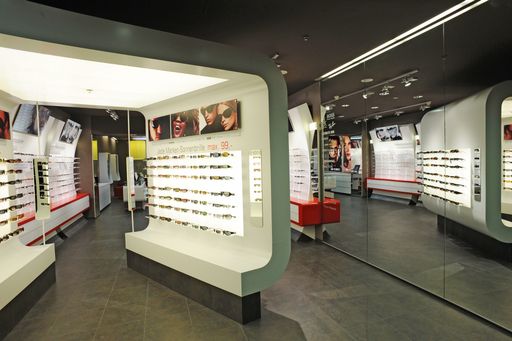 Vorschau Bild von Am Donnerstag, 17. April 2008 eröffnet Hartlauer mit dem neuen Shopkonzept "Optik pur", in der SCS und der Plus City eine neue Geschäftsgeneration, die wie der Name schon sagt, sich atypisch für Hartlauer ausschließlich mit Augenoptik beschäftigt.