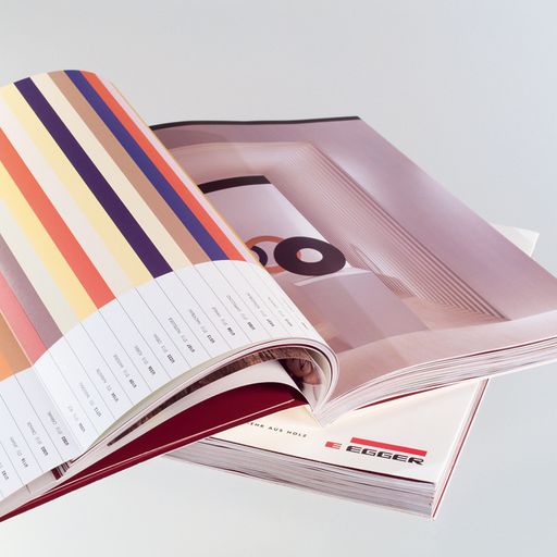 Vorschau Bild von Im erstmalig aufgelegten ZOOM Imagebook vermitteln Raumszenen eine realitätsnahe Vorstellung der Dekoranwendung, Ausschnitte liefern Eindrücke der Detaileigenschaften